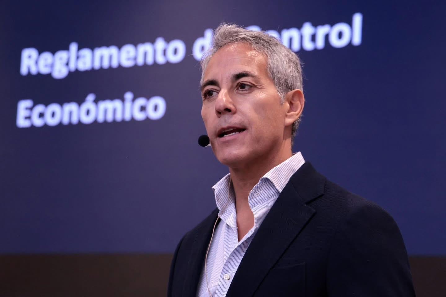 Luis Manfredi, instructor de FutFin Academy